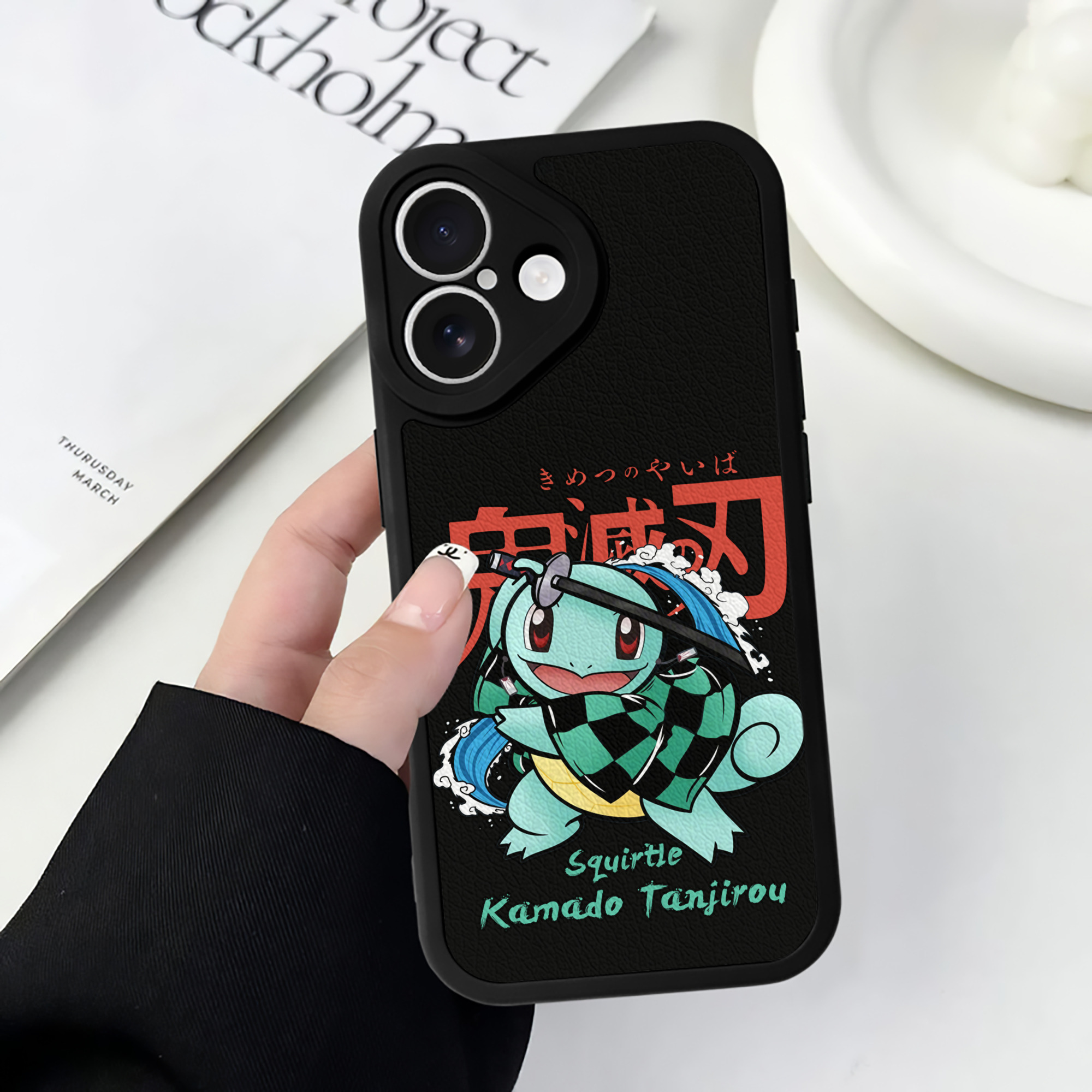 （画像用） 鬼滅の刃 竈門 炭治郎／かまど たんじろう Kamado Tanjirou 【iPhone 16シリーズ対応】シリコンスマホケース（レザー調） 材質：シリコン